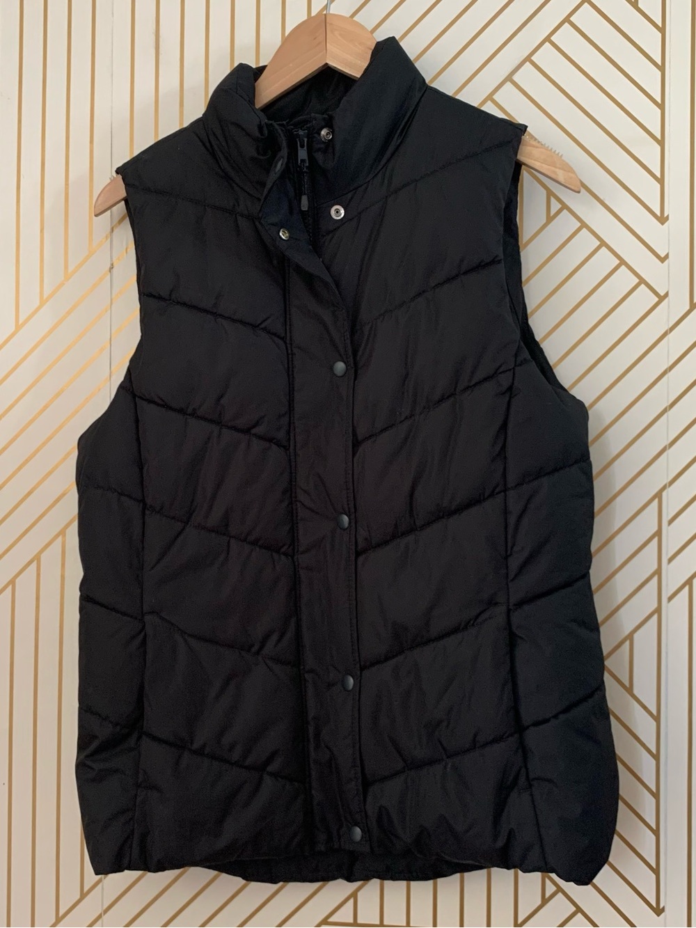 Gap NWOT puffer vest insulated equestrian classic minimalist black medium L